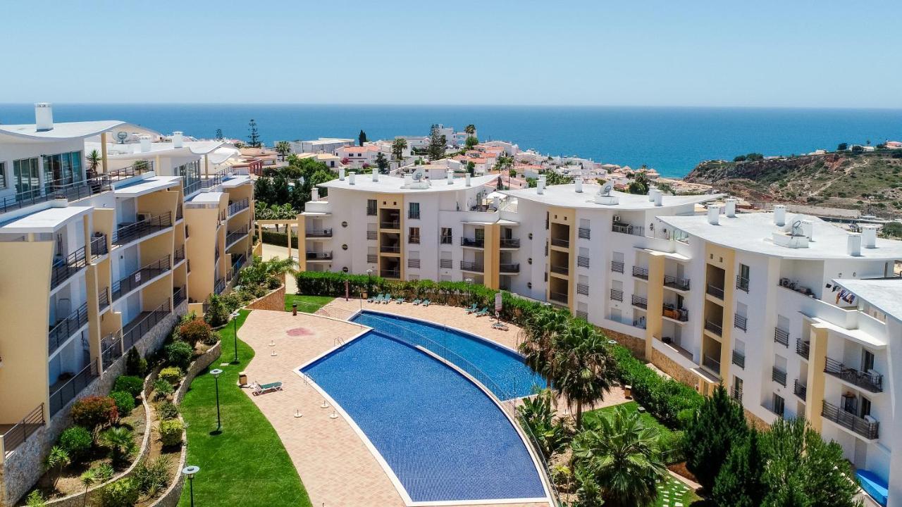 Bnb Homes Ocean View Apartment With Huge Sunny Terrace, 2 Swimming Pools & Tennis Court Albufeira Exterior foto
