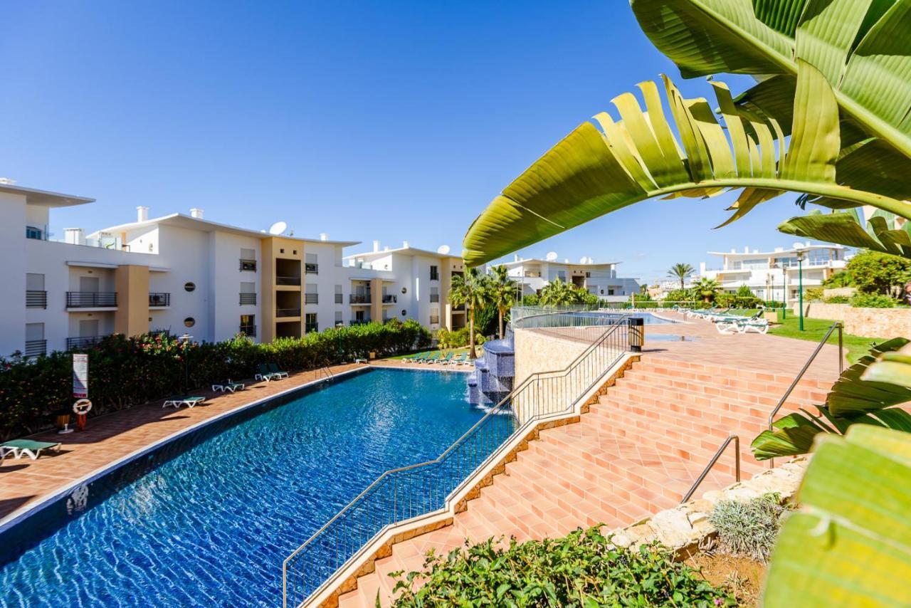 Bnb Homes Ocean View Apartment With Huge Sunny Terrace, 2 Swimming Pools & Tennis Court Albufeira Exterior foto